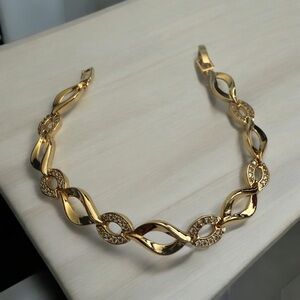 18k Gold Electroplated Twisted and Oval Links With Cz Stones Bracelet